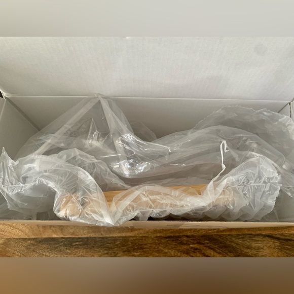 X-Super Home VR Display Stand for Oculus Quest 2 ,Quest Rifts, Go, HTC Cosmos.. - Picture 3 of 5